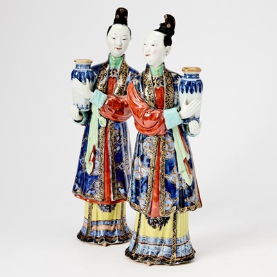 Lot 56 - A Mirrored Pair of Chinese Porcelain Nodding Figures of Meiren Holding Vases