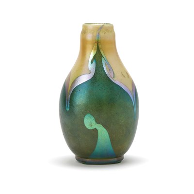 Lot 118 - Tiffany Blown Favrile Glass Cabinet Vase