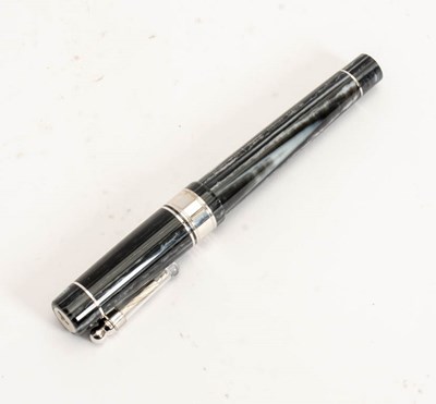Lot 399 - Delta 'Terna' Fountain Pen