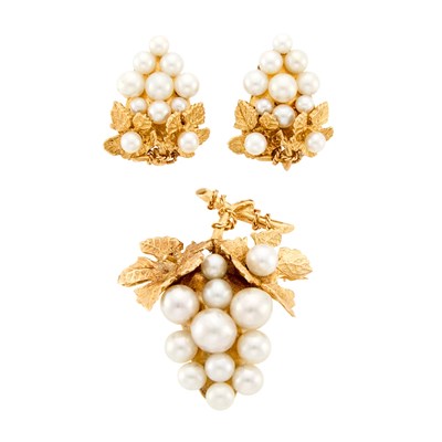 Lot 1177 - Gold and Cultured Pearl Grape Brooch and Pair of Earclips