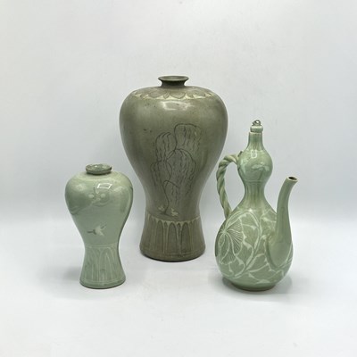 Lot 1093 - Three Pieces of Celadon-glazed Korean Ceramics