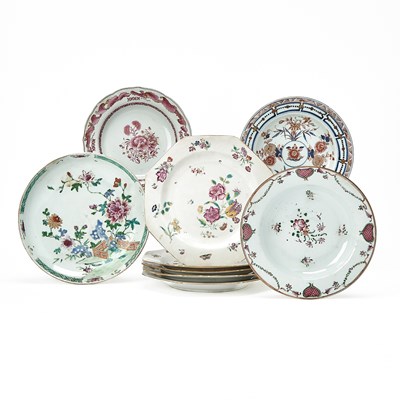 Lot 118 - Set of Five Chinese Export Porcelain Famille Rose Hexagonal Plates