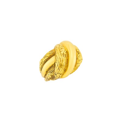 Lot 103 - Gold Dome Ring