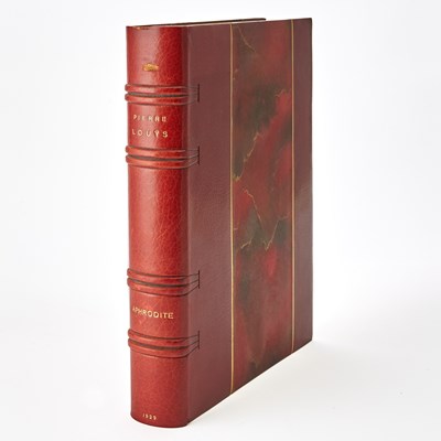 Lot 242 - Aphrodite with attractive Art Deco plates