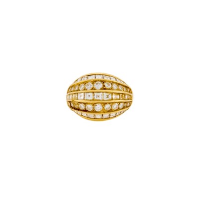 Lot 1020 - Gold and Diamond Ring