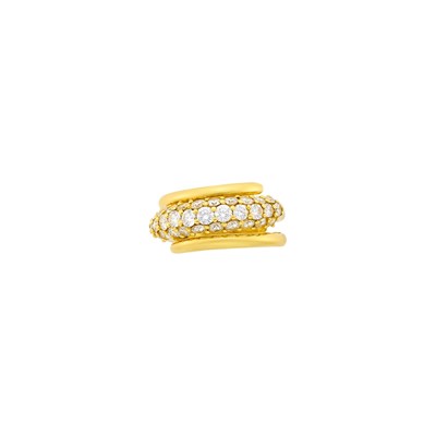 Lot 94 - Jose Hess Gold and Diamond Bombé Ring