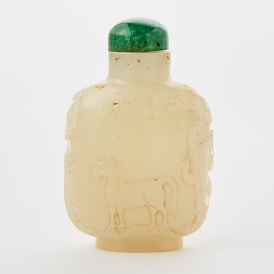 Lot 1 - A Chinese White Jade Snuff Bottle