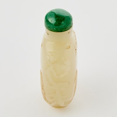 Lot 1 - A Chinese White Jade Snuff Bottle