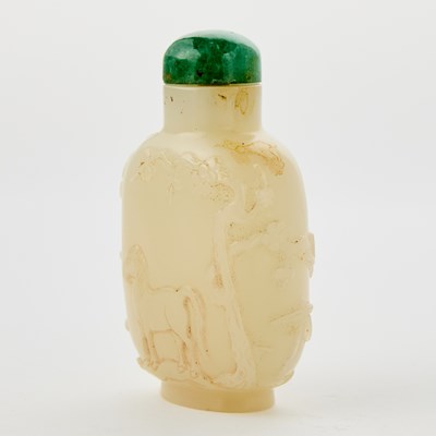 Lot 1 - A Chinese White Jade Snuff Bottle