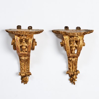 Lot 302 - Pair of Régence Carved Giltwood Brackets
