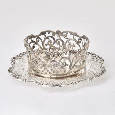 Lot 598 - Black, Starr & Frost Sterling Silver Pierced Bowl and Stand