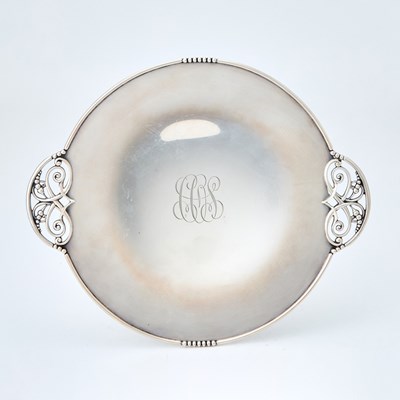 Lot 626 - Black, Starr & Frost for Gorham Sterling Silver Two-Handled Footed Plate