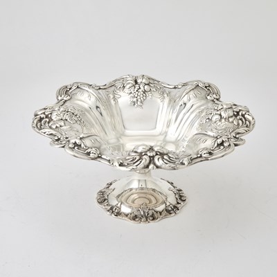 Lot 634 - Reed & Barton Sterling Silver "Francis I" Pattern Footed Bowl