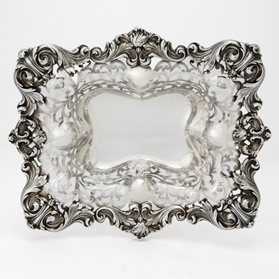 Lot 635 - Reed & Barton Sterling Silver Centerpiece Bowl