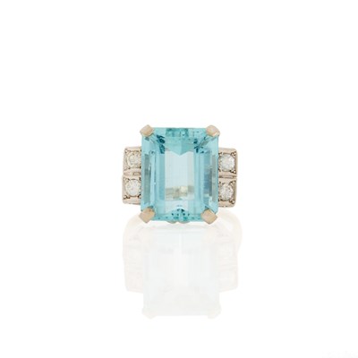 Lot 1094 - White Gold, Aquamarine and Diamond Ring