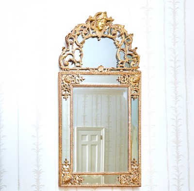 Lot 206 - Régence Carved Giltwood Mirror