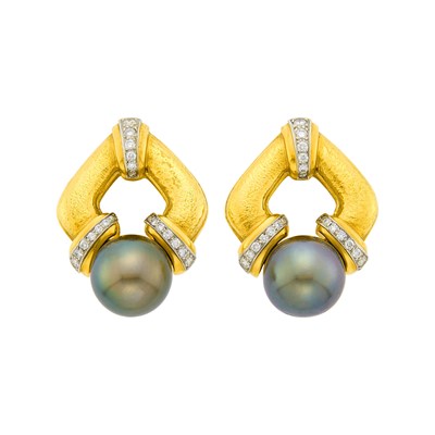 Lot 92 - Andrew Clunn Pair of Hammered Gold, Platinum, Tahitian Gray Cultured Pearl and Diamond Earclips
