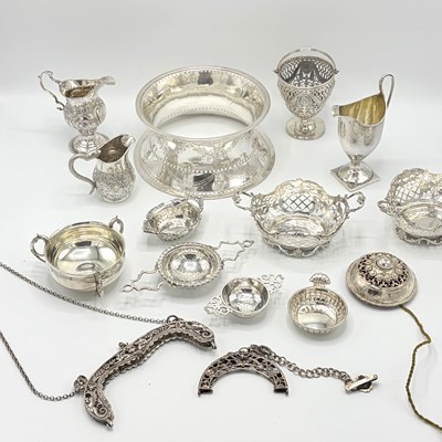 Lot 1117 - Group of Silver Table Articles