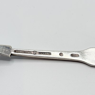 Lot 1155 - Assembled International Silver Co. Sterling Silver "1810" Pattern Flatware Service