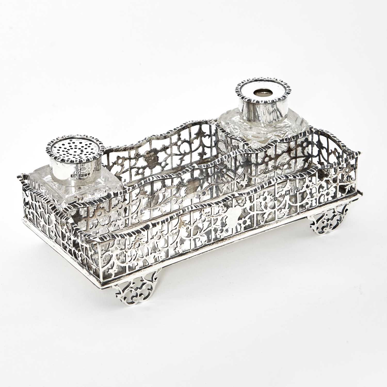 Lot 71 - Edward VII Sterling Silver Inkstand