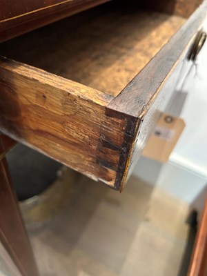 Lot 100 - Attributed to Charleston: Federal String Inlaid Mahogany String Pembroke Table