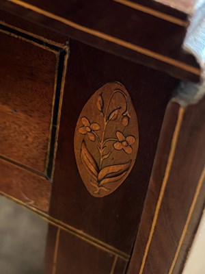 Lot 100 - Attributed to Charleston: Federal String Inlaid Mahogany String Pembroke Table