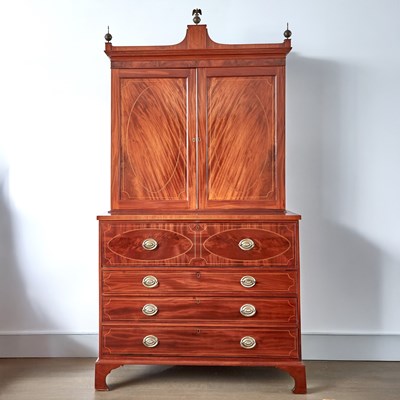 Lot 99 - American Federal Mahogany Secretary