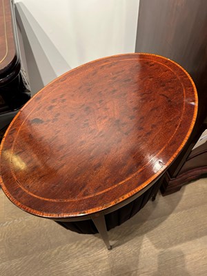 Lot 91 - Attributed to Charleston: Federal Plum Pudding Mahogany Work Table