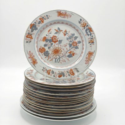 Lot 1039 - Set of Thirteen Chinese Export Porcelain Plates