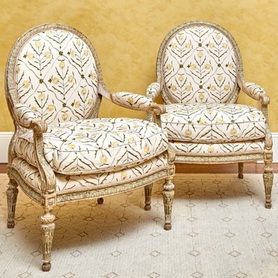 Lot 224 - Pair of Louis XVI Style Painted and Parcel-Gilt Fauteuils à la Reine