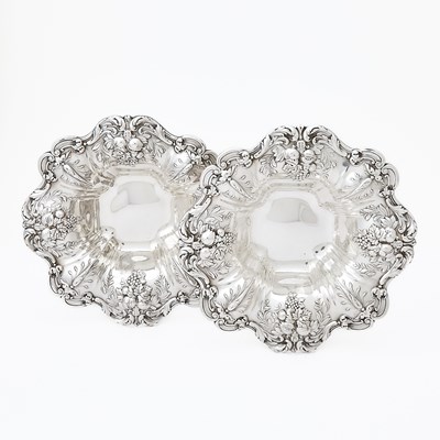 Lot 212 - Pair of Reed & Barton Sterling Silver "Francis I" Pattern Footed Bowls