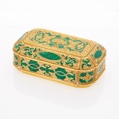 Lot 367 - Continental 18 KT Gold Mounted Malachite Box