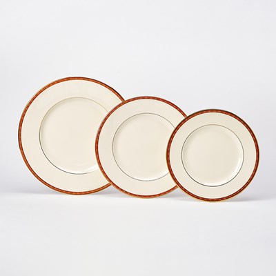 Lot 689 - Minton Porcelain "Carlton" Pattern Partial Dinner Service