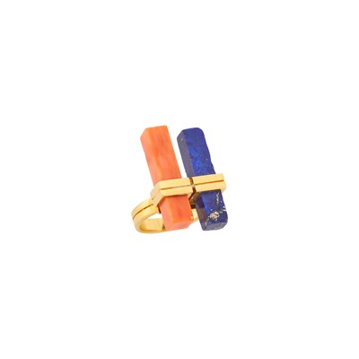 Lot 72 - Chaumet Paris Gold, Coral and Lapis Ring