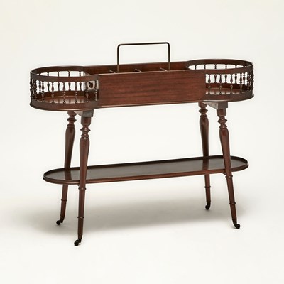 Lot 265 - George III Style Mahogany Plate Stand/Jardiniere