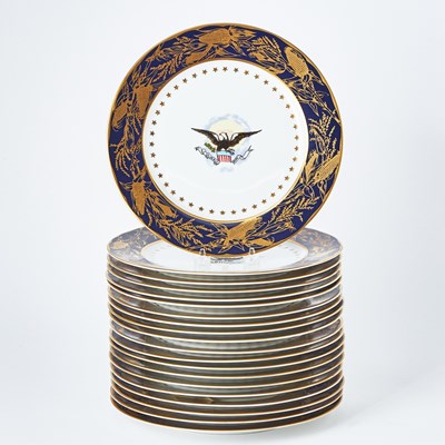 Lot 237 - Set of Twenty Porcelain "White House Dinner Collection" Dinner Plates