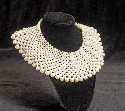 Lot 299 - Faux Pearl Collar