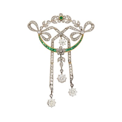 Lot 51 - Belle Epoque Platinum, Gold, Diamond and Emerald Garland Brooch