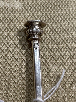 Lot 63 - Elizabeth I Sterling Silver Seal Top Spoon