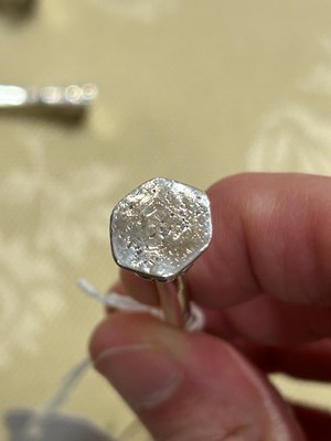 Lot 63 - Elizabeth I Sterling Silver Seal Top Spoon