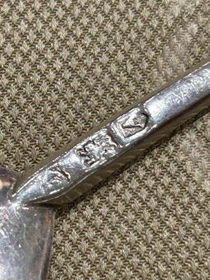 Lot 63 - Elizabeth I Sterling Silver Seal Top Spoon
