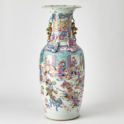 Lot 567 - A Large Chinese Famille Rose Porcelain Vase