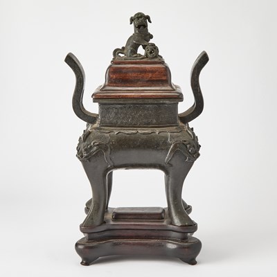 Lot 392 - A Chinese Cast Bronze Censer