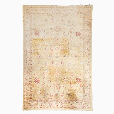 Lot 116 - Indo-Oushak Carpet