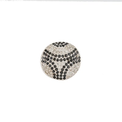 Lot 1074 - White Gold, Diamond and Black Diamond Ring