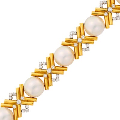 Lot 80 - Emis Gold, Platinum, Mabè Pearl and Diamond Bracelet