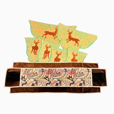 Lot 1069 - Group of Textiles