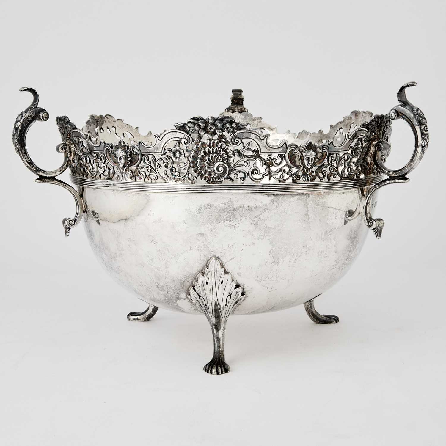 Lot 121 - Edward VII Sterling Silver Centerpiece Bowl