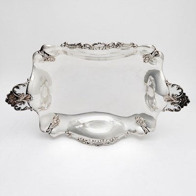 Lot 917 - Peruvian Sterling Silver Centerpiece