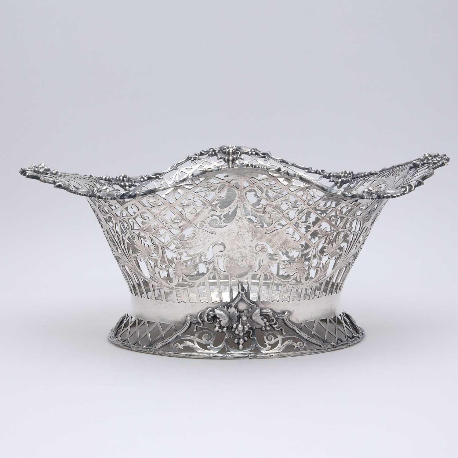 Lot 127 - George V Sterling Silver Centerpiece Basket